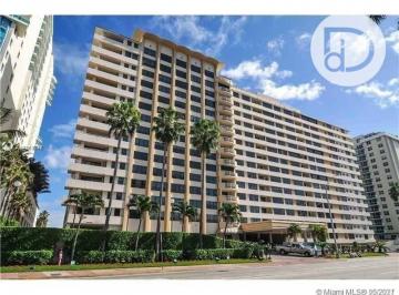 9beb108e86781b67cfb77217c5eba43dae0770f7 · Apartamento com 1 dormitório à venda em Miami Beach/FL