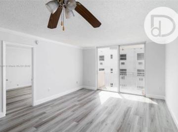 dfc7248f48079414ef6224af3a8cf860c2a0945f · Apartamento com 1 dormitório à venda - Miami Beach - Miami-Dade County/FL