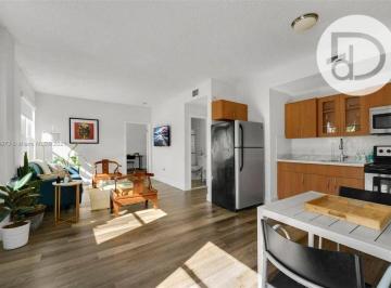 598774a2eb5e6b52a82a3bd8266ff0811b920b10 · Apartamento com 2 dormitórios à venda - Miami Beach - Miami-Dade County/FL