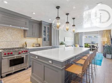 638aecc76860f5a6d214e5f56e4cb126d35df5b8 · Apartamento com 1 dormitório à venda - Miami Beach - Miami-Dade County/FL