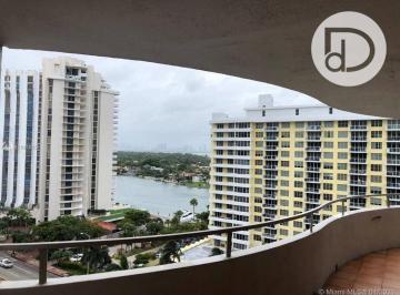 5b25447cb9b10dd1ce0d4b3a83644a753566700f · Apartamento com 1 dormitório à venda em Miami Beach/FL