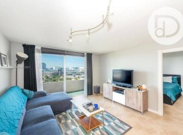 645dcc0fe4bccf1ab78c31f5d6ef67bb48b7baed · Apartamento com 1 dormitório à venda - Bal h - Miami-Dade County/FL