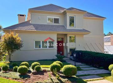 Casa · 334m² · 3 Quartos · 3 Vagas · Casa de condomínio em  Rua Lausane - condôminio Saint Morritz - Gramado/RS