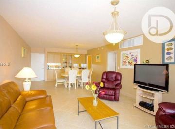 f1ddbdf4041240328409d7b5124aa15e9951da41 · Apartamento com 1 dormitório à venda - Miami Beach  - Miami-Dade County/FL