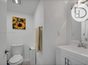 4c15d6029e22b4109546d7ecf21cd0937dc5cb43 · Apartamento com 2 dormitórios à venda - Miami Beach  - Miami-Dade County/FL