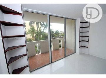 c93b8d22c38769889d23ccac6f777c09f24b0a31 · Apartamento com 1 dormitório à venda - Miami Beach - Miami-Dade County/FL