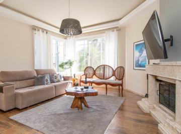1 · Casa Residencial de 4 dorms no bairro Cacupé