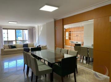 2 · Apartamento de 170m² com 4 quartos sendo 2 suítes no Centro