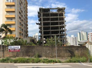 Fachada muro faixa · Terreno de 1056m² no bairro Barreiros