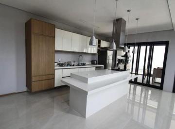 Foto 01 · Casa em condomínio fechado de alto padrão com lazer, estuda propostas.