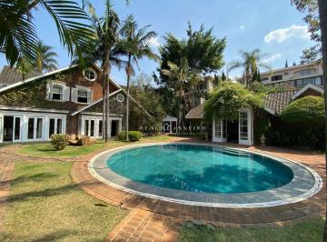 498fee57477f8cb995d339df25be856260a594ae · Mansão com lazer completo | 5 suítes | 2.000m² de terreno | 735m² AC