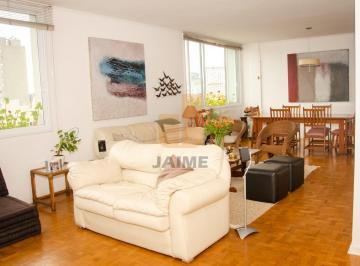 Apartamento · 208m² · 4 Quartos · 2 Vagas · Apartamento padrão com 4 dormitórios sendo 1 suite e 2 vagas.