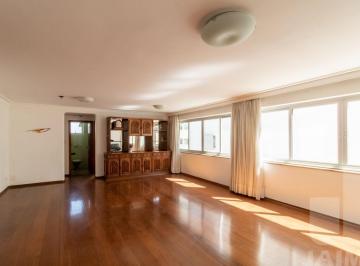Apartamento · 210m² · 3 Quartos · 1 Vaga · Imóvel , amplo à venda, um por andar, com 4 quartos, sendo 1 suítes e 1 Vaga