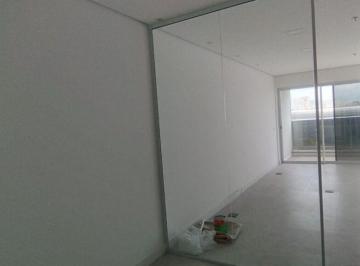 Comercial · 38m² · 1 Vaga · Conjunto com 1 sala, 1 vaga e 1 banheiro.