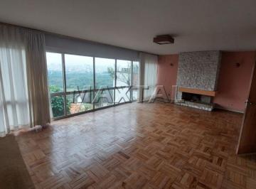 Casa · 240m² · 3 Quartos · 4 Vagas · Sobrado à venda de 240m², com 3 quartos e 4 banheiros, no Jardim São Bento.