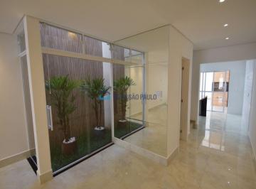 Casa · 200m² · 4 Quartos · 2 Vagas · Sobrado Bosque da Saudea com 4 suítes.