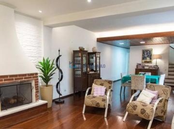 Casa · 133m² · 3 Quartos · 3 Vagas · Sobrado Vila Santo Estéfano. 3 dormitórios e 3 vagas. Lareira. Quintal com churrasqueira.