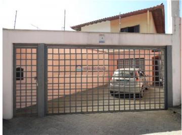 Casa · 238m² · 3 Quartos · 2 Vagas · Sobrado com churrasqueira