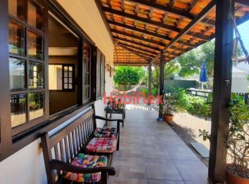 22155498af4fadb6f57766cb964ca769fba75383 · Casa com 4 dormitórios próxima da praia do Morro das Pedras, Florianópolis