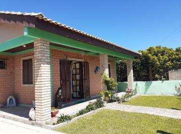Casa · 6 Quartos · 3 Vagas · Casa à venda - no Centro