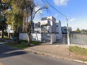 Casa · 226m² · 3 Quartos · 2 Vagas · Sobrado à venda no bairro Campo Comprido em Curitiba/PR