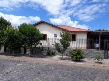 Casa · 134m² · 4 Quartos · 2 Vagas · Casa com 4 Quartos de Esquina