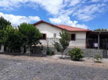 Casa · 134m² · 4 Quartos · 2 Vagas · Casa com 4 Quartos de Esquina