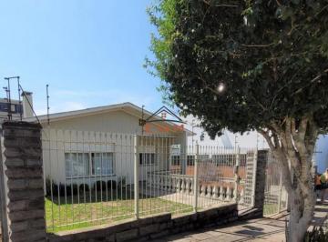 Casa · 231m² · 3 Quartos · 1 Vaga · Casa Centro