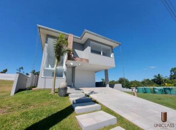 Casa · 215m² · 4 Quartos · 3 Vagas · Sobrado à venda em condomínio fechado no bairro Sanga Funda, Nova Santa Rita