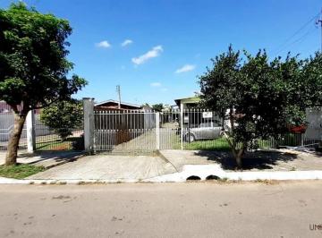 Terreno · 10m² · Excelente terreno com 5 casas no pátio para locação.