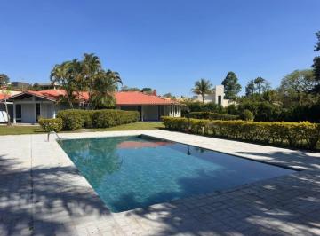 Casa de 7 quartos,  · Condomínio Fechado / Casa Estilo Fazenda :  79 km SP - Estuda Troca