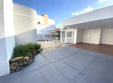 Casa · 250m² · 3 Quartos · 8 Vagas · Casa à venda, 3 quartos, 1 suíte, 8 vagas, Central Parque - Taubaté/SP
