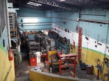 Comercial · 400m² · Galpão na Avenida Vila Ema, com 400m2