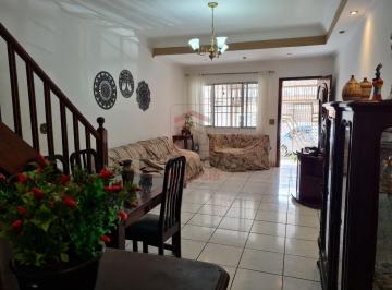 Casa · 150m² · 2 Quartos · 1 Vaga · Sobrado de vila com portão automático na Vila Bertioga.