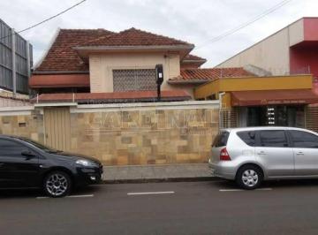 a3c1f1efa14fc72924505d3dbea19461.jpg · Casa com 2 dormitórios e 2 suítes no centro de São Carlos.