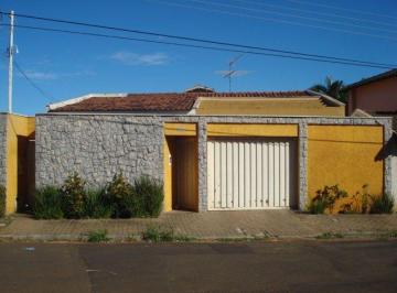 FRENTE · Casa com 2 dormitórios e 1 suíte no Jardim Paraíso próxima ao Shopping Passeio em São Carlos