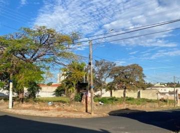 Frente · Terreno Padrão em São Carlos