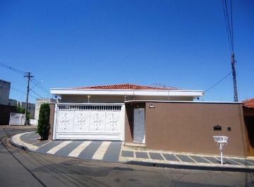 Frente · Casa Padrão em São Carlos