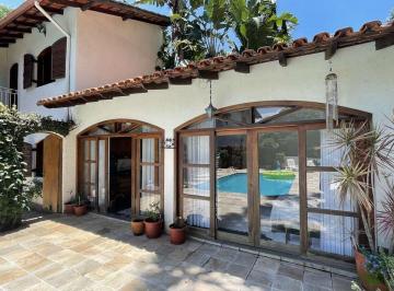 Casa de 4 quartos, Cotia · Casa a venda em Granja Viana Cond Villa Vianna