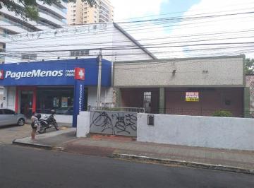 Casa em excelente localização · Casa com Terreno (648m2) a 100 metros da Avenida 13 de Maio "Bairro de Fátima"