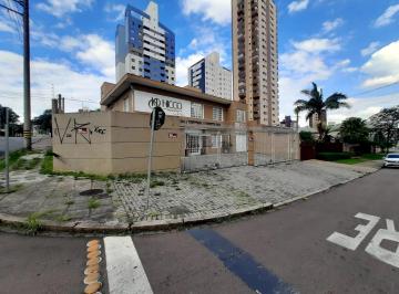 Comercial · 330m² · 4 Vagas · Casa comercial no Cabral ao lado do Hipermercado Carrefour, ponto consolidado, pronto para o seu neg