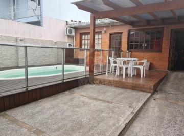 Casa · 220m² · 2 Quartos · 4 Vagas · Casa com piscina pronta para morar
