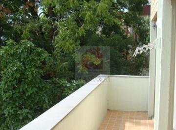 Apartamento · 40m² · 1 Quarto · Apartamento de 1 dormitório reformado com terraço no bairro Azenha