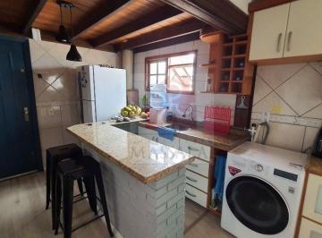 Apartamento · 51m² · 2 Quartos · Apartamento de 2 dormitórios reformado e semi mobiliado, à venda no Bairro Centro Histórico