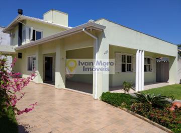 Casa · 180m² · 4 Quartos · 3 Vagas · Casa em Daniela - aluguel temporada - Florianópolis – SC