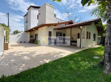 Casa · 179m² · 3 Quartos · 3 Vagas · Casa em Daniela - aluguel temporada - Florianópolis – SC