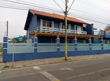 Casa · 6 Quartos · 3 Vagas · Casa à venda - no Centro