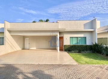 Casa · 300m² · 3 Quartos · 4 Vagas · Casa Semimobiliada com 3 Suítes, Escritório, Piscina em Condomínio Fechado!