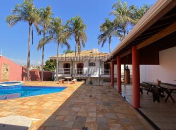 Casa de 6 quartos, Pirassununga · VENDO SOBADO COM 05 SUÍTES EM PIRASSUNUNGA - SP 