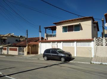 Casa de 5 quartos, Iguaba Grande · Casa duplex 5qtos no centro de Iguaba Grande